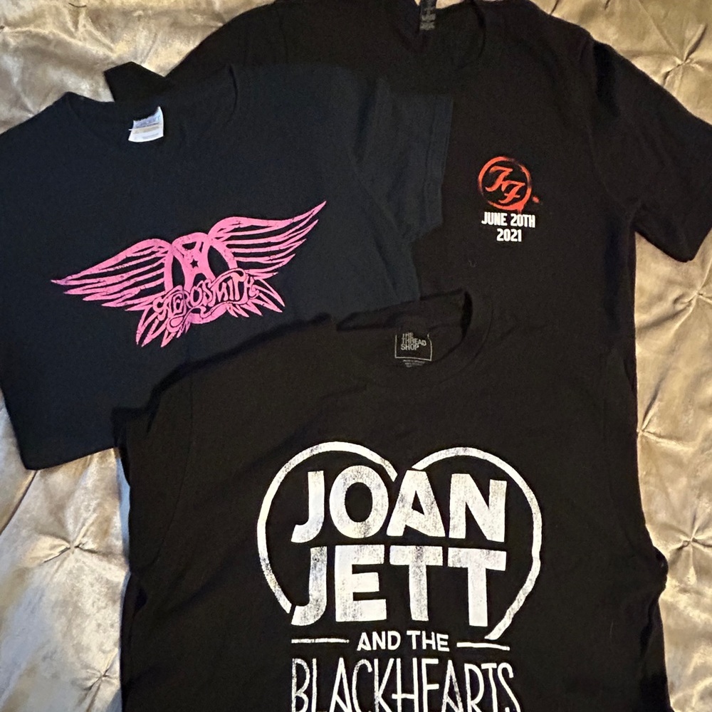 3 Black Band Tees Aerosmith, Foo Fighters & Joan Jett